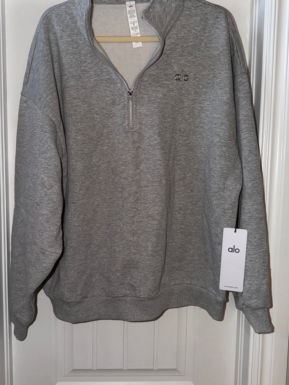 ALO Yoga Women’s Gray Accolade Quarter Zip Sweater